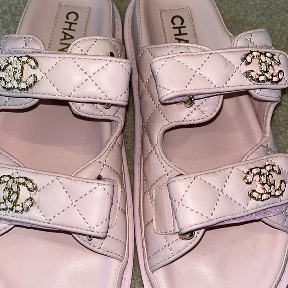 Chanel knockoff Pink Sandles - Picture 3 of 5